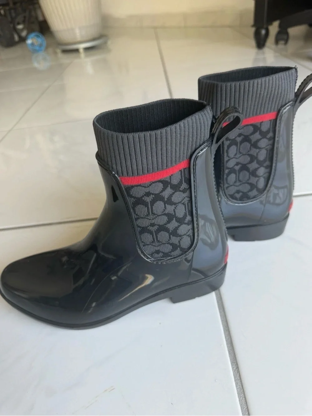 Coach glossy black